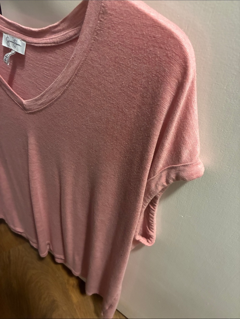 Jessica Simpson Mauve Pink V-Neck Short Sleeve Tee - Picture 4 of 5